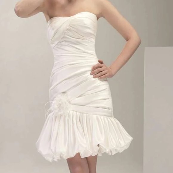 Sample Gorgeous White Wedding Dress, Short sz 4 Corset Bachelorette/Destination - Picture 2 of 6